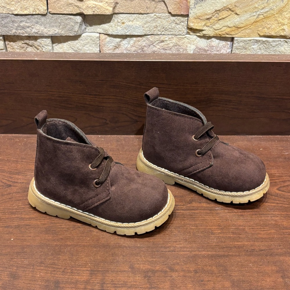 Toddler size 4 brown suede leather boots. NEW IN BOX!